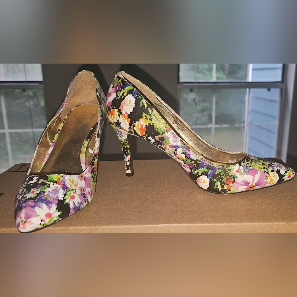 143 Girl Multicolor Floral Heels
